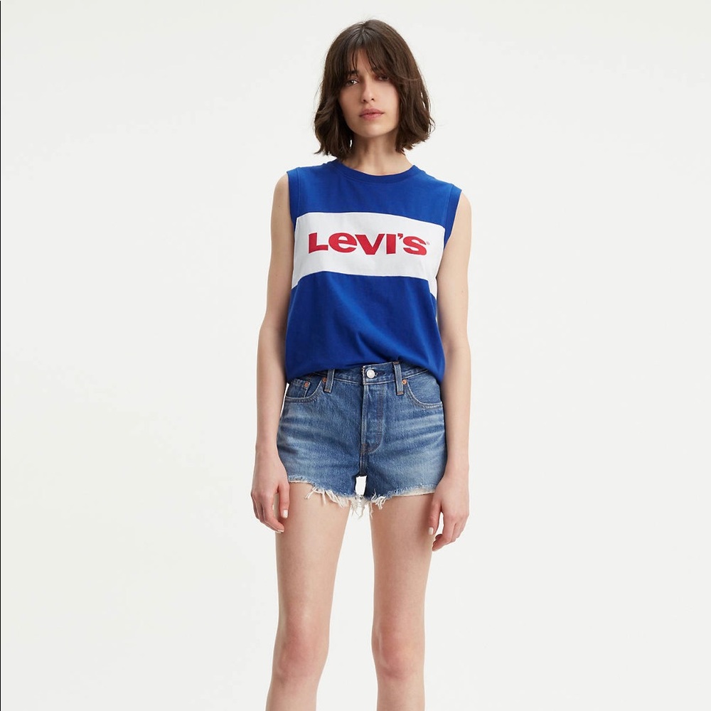 NWT Levi’s Mid Rise 501 Shorts, Size 29